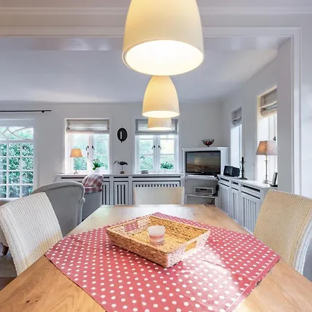 Haus Josias A - Rechts Ferienhaus Nieblum